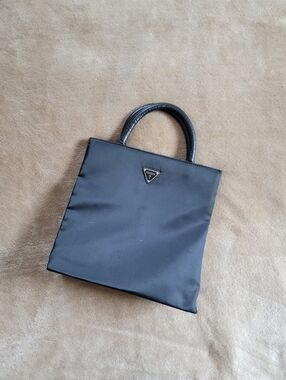 Black Vintage Guess Purse